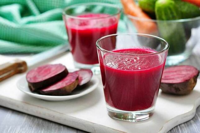 Beetroot smoothie for lunch on a diet for weight loss