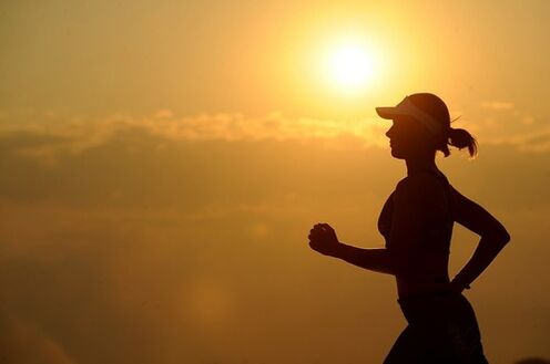 You can run to lose weight not only in the morning but also in the evening. 