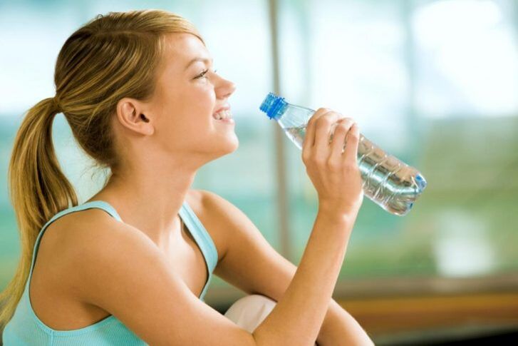 water replaces food when dieting